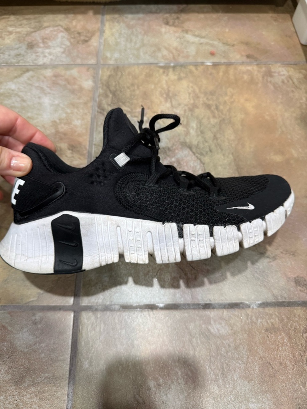 Nike Black and White Women's Athletic Shoes